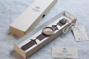 Часы из дерева Тайбэй 2.